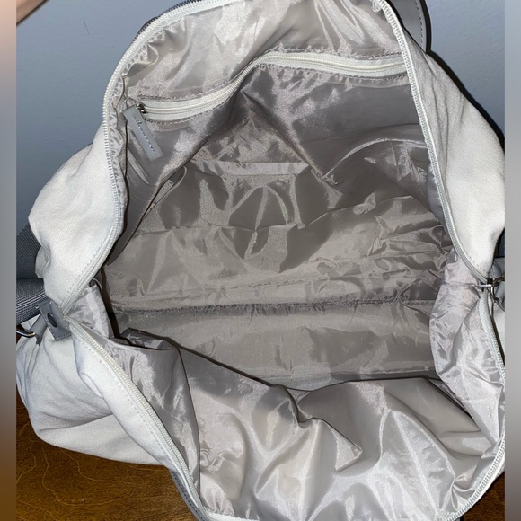 Calvin Klein Weekender/Duffle Bag - Picture 12 of 16